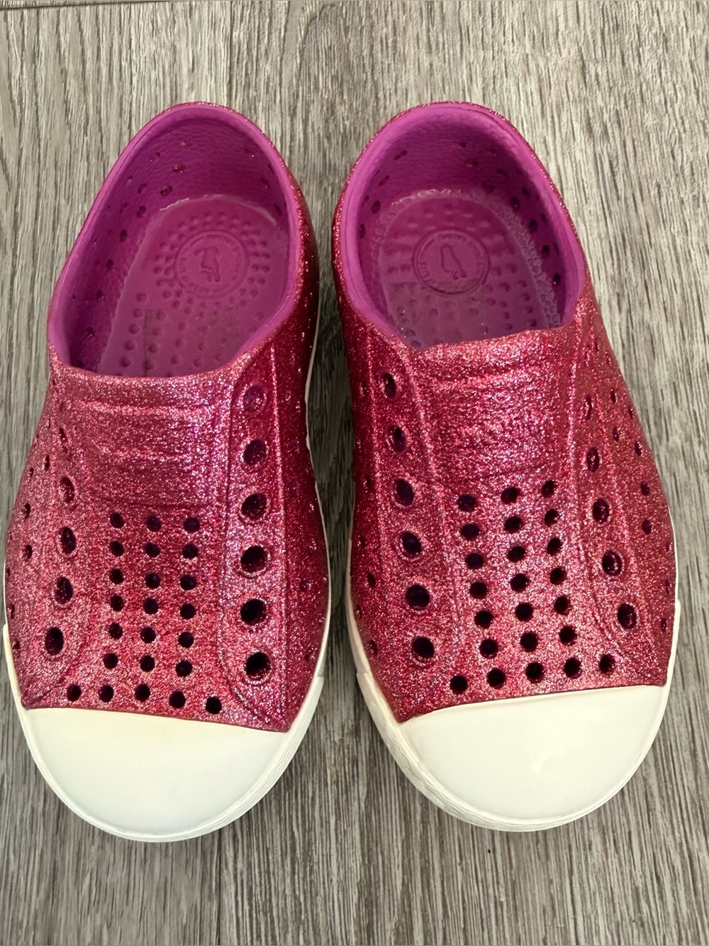Native pink glitter water beach shoes size C6